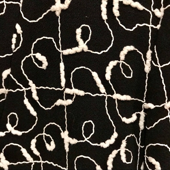 Vintage Neiman Marcus black and white wool swirl design cropped jacket. Size 4 - Picture 9 of 11